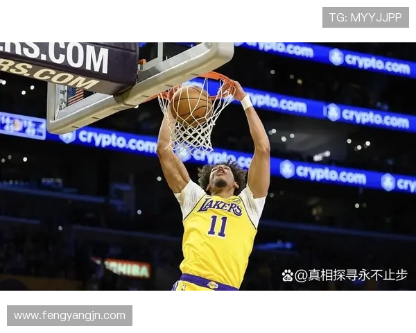 里德半场状态火热11投8中狂砍19分5篮板展现超强实力 里德半场状态火热11投8中狂砍19分5篮板展现超强实力